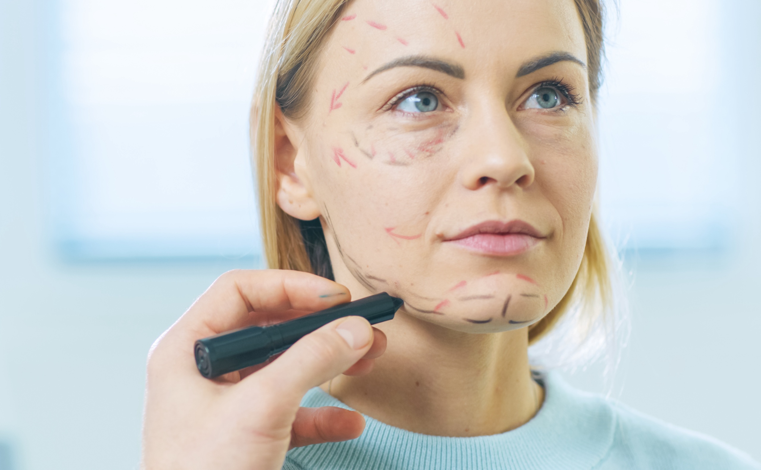 Facelift vs. Fillers: Which Is Right for You?